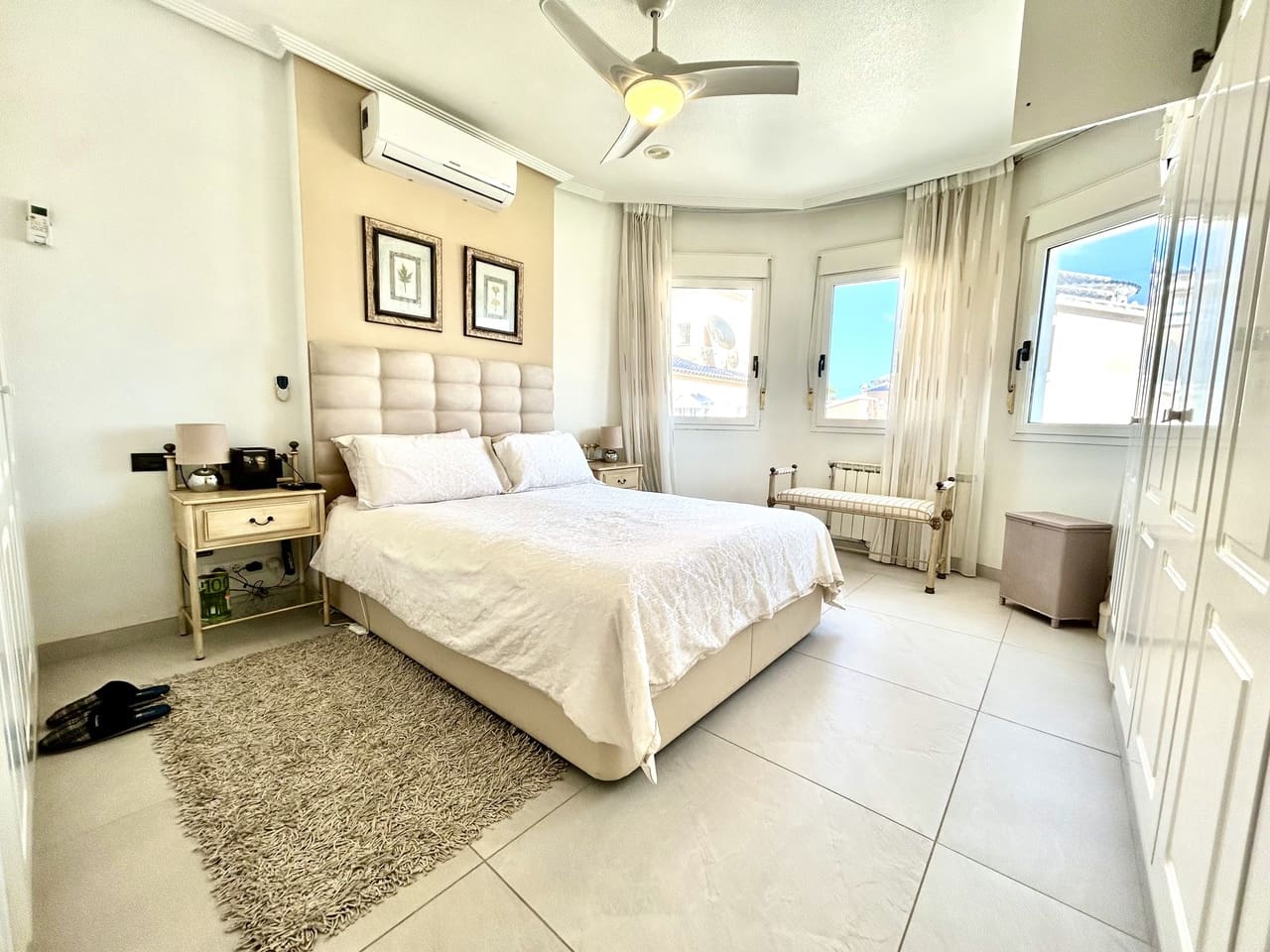 4 bedroom Villa for sale in Pinar de Campoverde with garage - € 460,000 (Ref: 9731950)