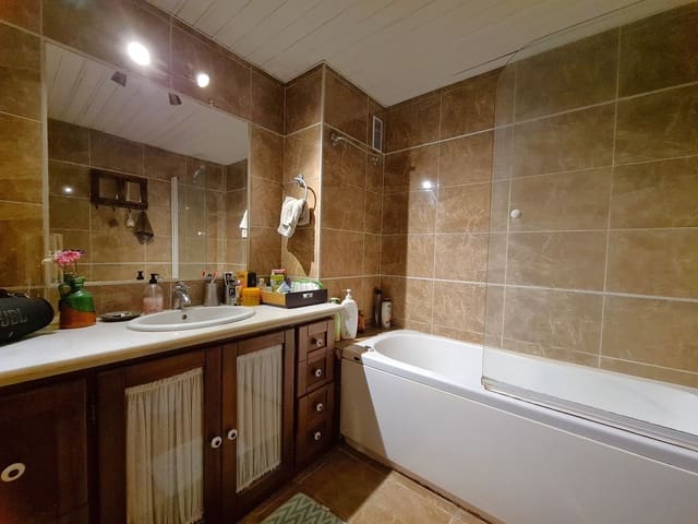 1 soveværelse Strandlejlighed til salg i Centro, Estepona - € 363.500 (Ref: 9731953)