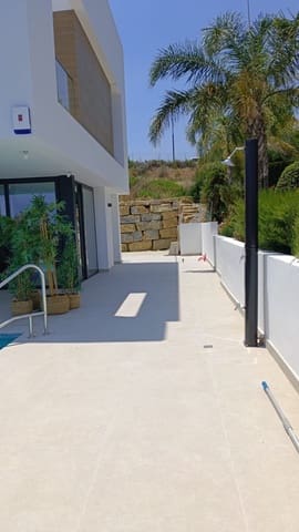 3 bedroom Villa for sale in Valle Romano Golf, Estepona with pool - € 1,440,000 (Ref: 9731956)