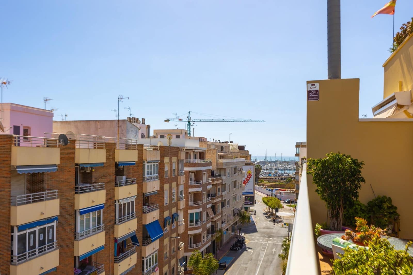 2 soverom Penthouse til salgs i Torrevieja - € 175 000 (Ref: 9735410)