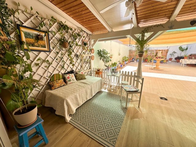 2 quarto Apartamento de Praia para venda em Las Piscinas Naturales, Torrevieja - 215 900 € (Ref: 9735413)