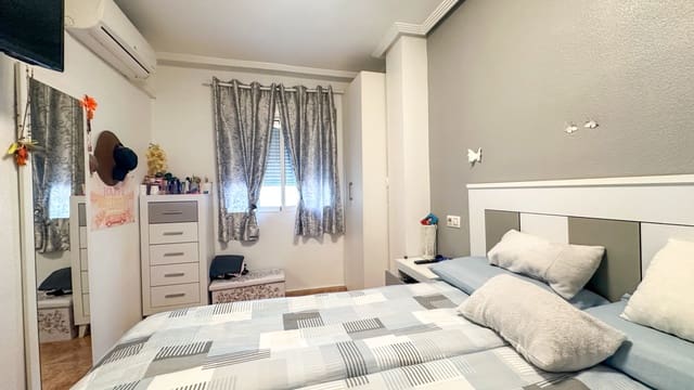 2 soverom Bungalow til salgs i Torrevieja med svømmebasseng - € 179 900 (Ref: 9735427)