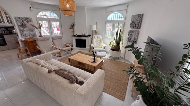 3 soverom Villa til salgs i El Chaparral - La Siesta - La Torreta, Torrevieja med garasje - € 645 000 (Ref: 9735432)