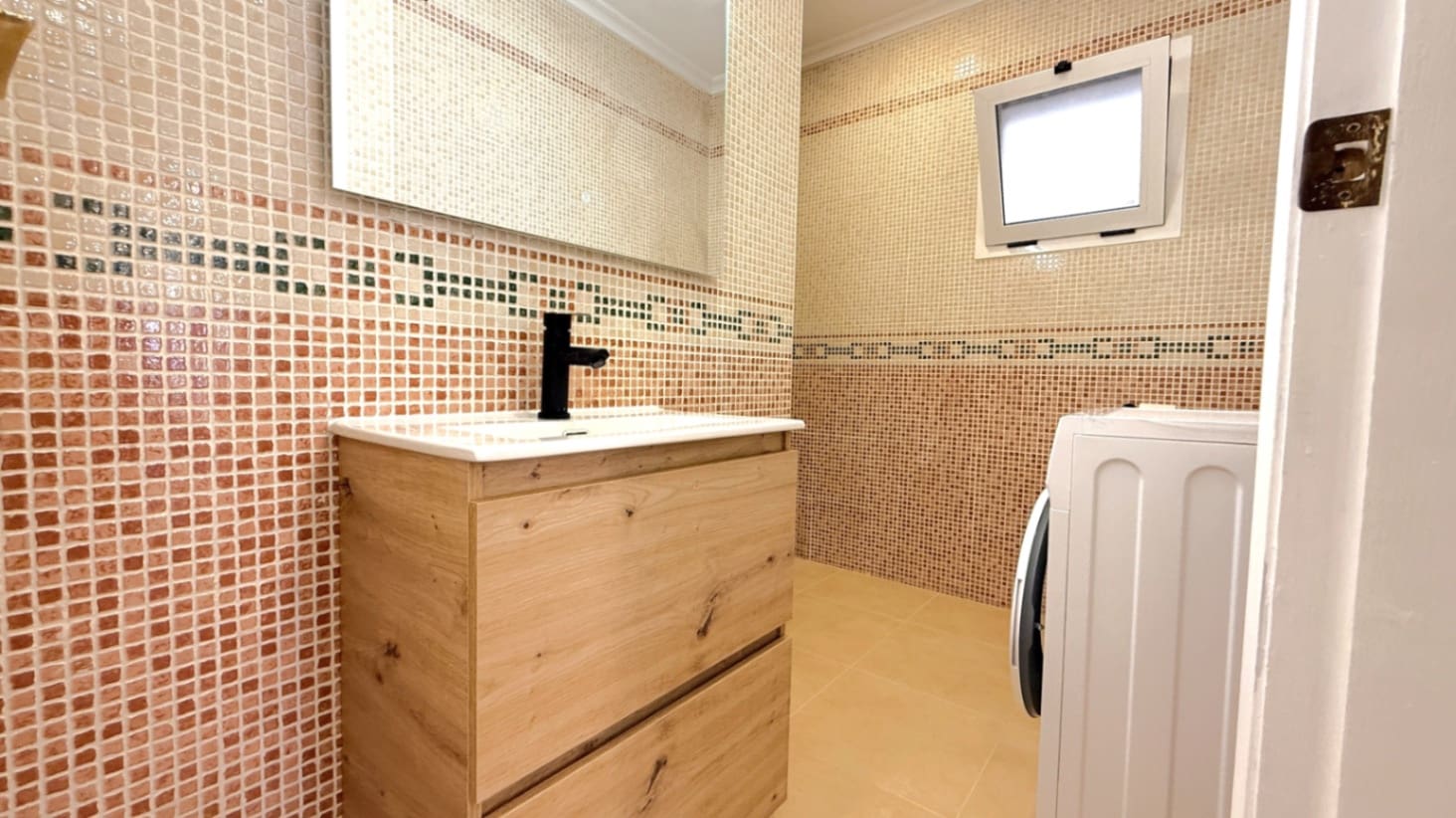 2 bedroom Apartment for sale in Torrevieja - € 169,000 (Ref: 9735442)