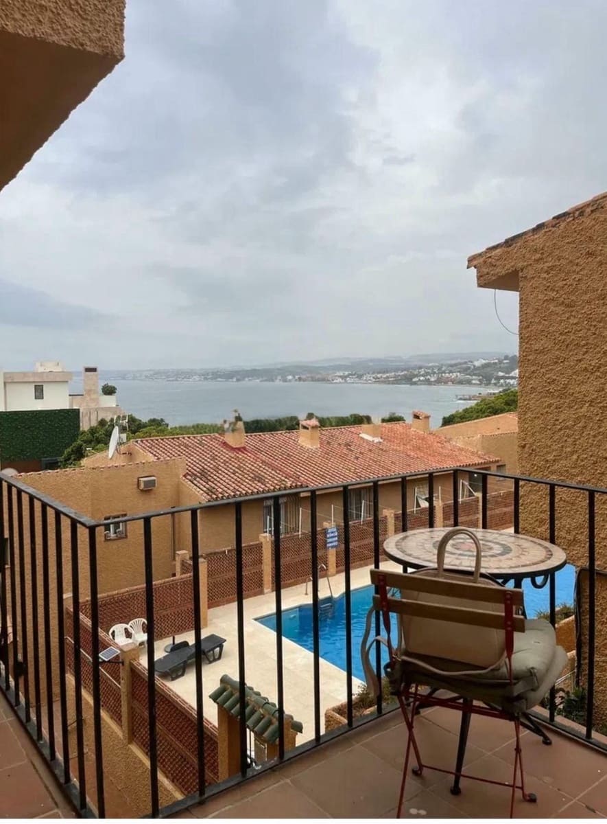 Pareado de 1 habitación en Estepona en venta con piscina - 256.000 € (Ref: 9735445)
