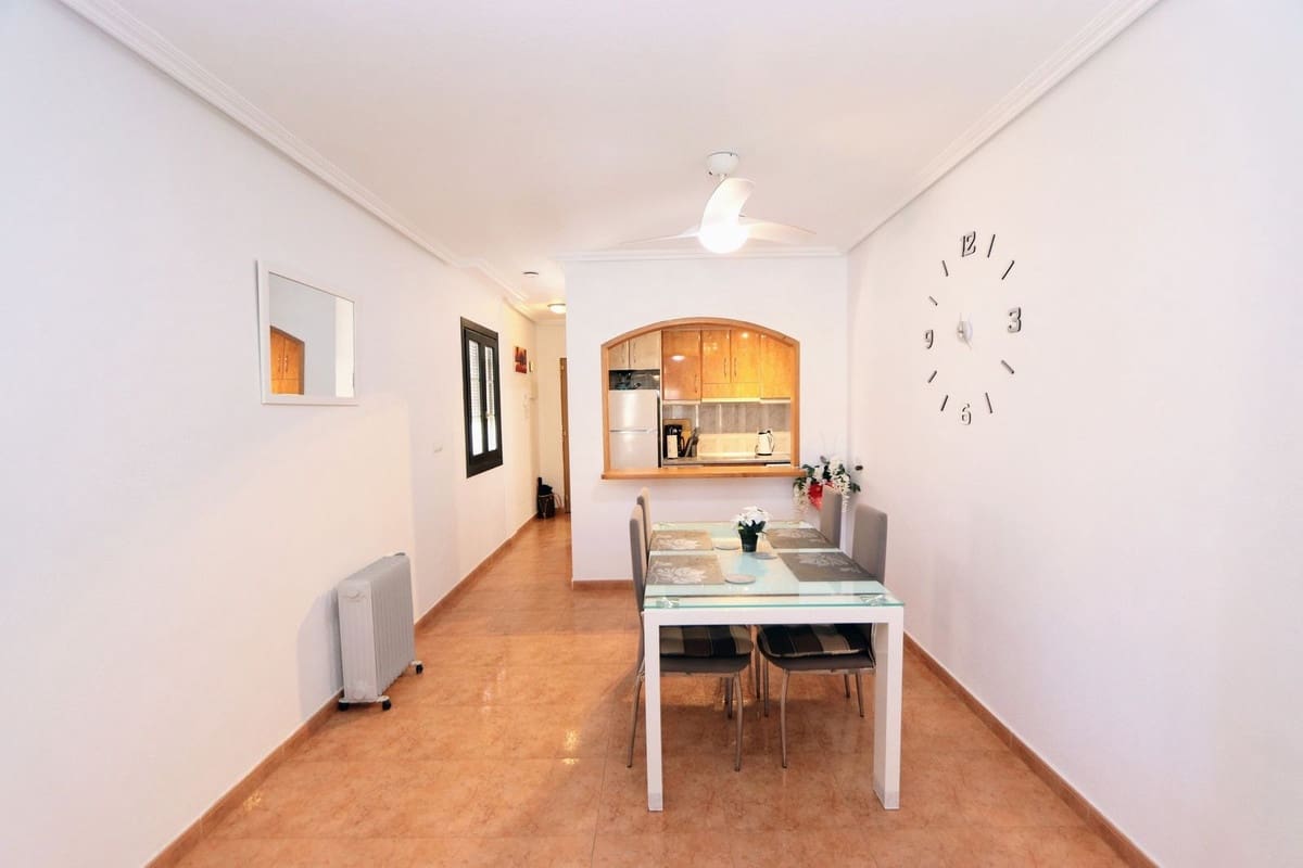 2 bedroom Apartment for sale in Los Alcazares with garage - € 155,000 (Ref: 9738417)