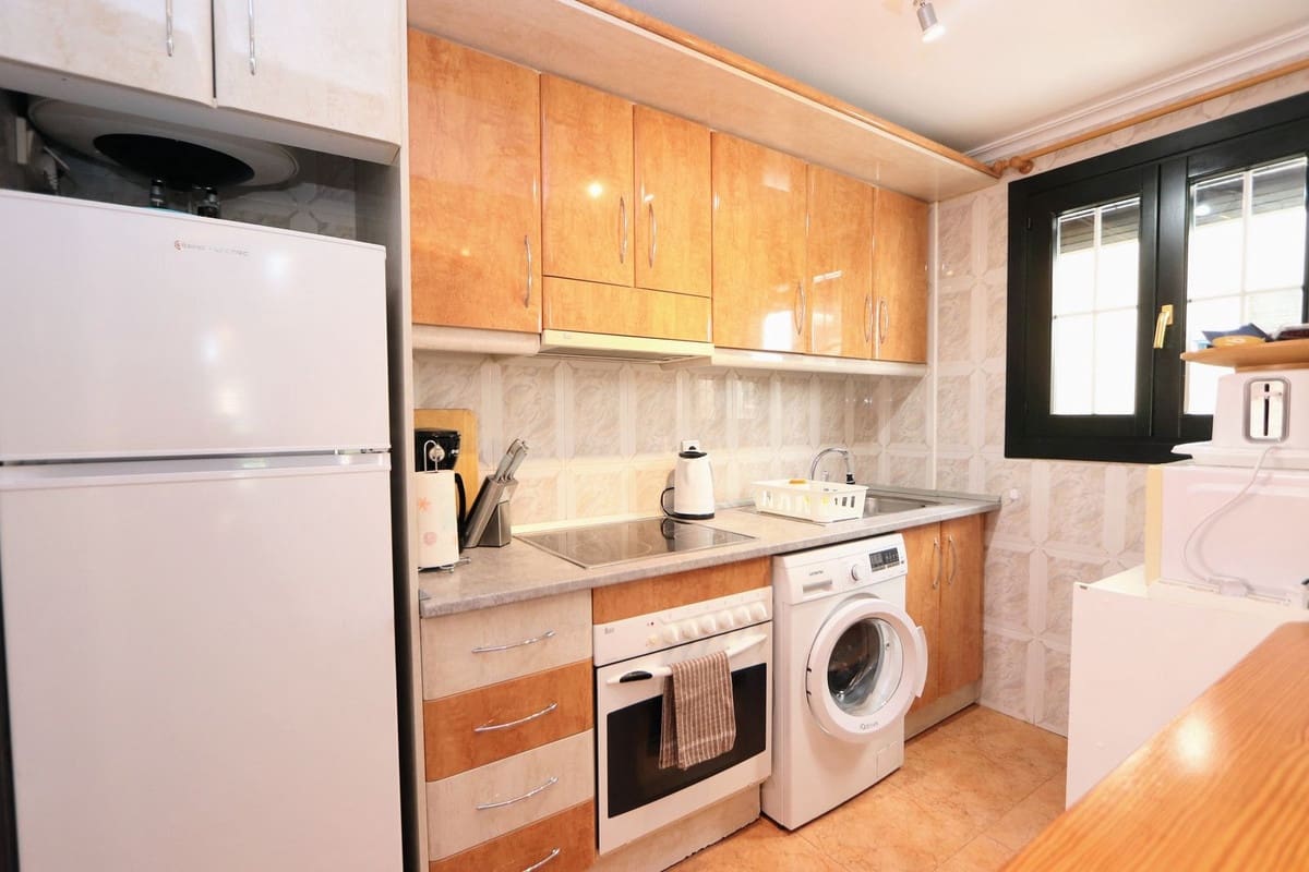 2 bedroom Apartment for sale in Los Alcazares with garage - € 155,000 (Ref: 9738417)