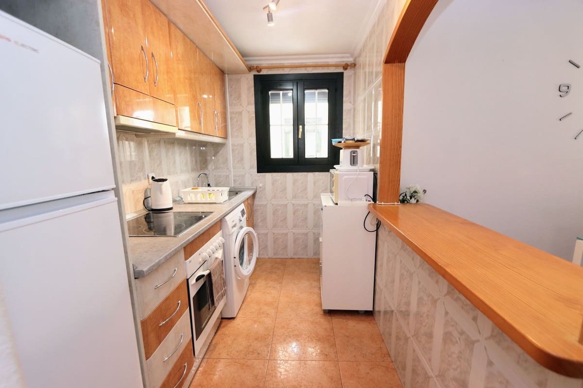 2 bedroom Apartment for sale in Los Alcazares with garage - € 155,000 (Ref: 9738417)