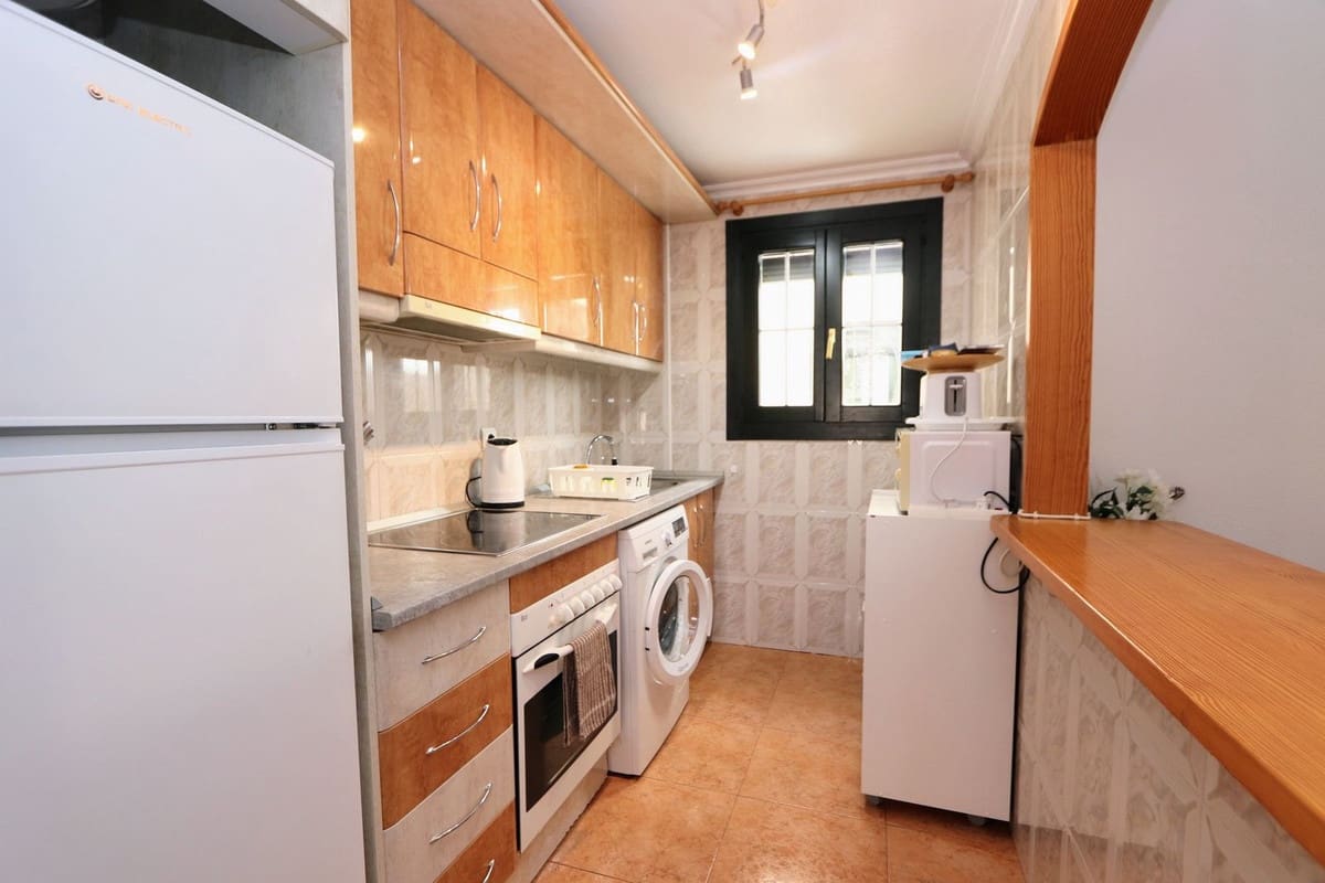 2 bedroom Apartment for sale in Los Alcazares with garage - € 155,000 (Ref: 9738417)