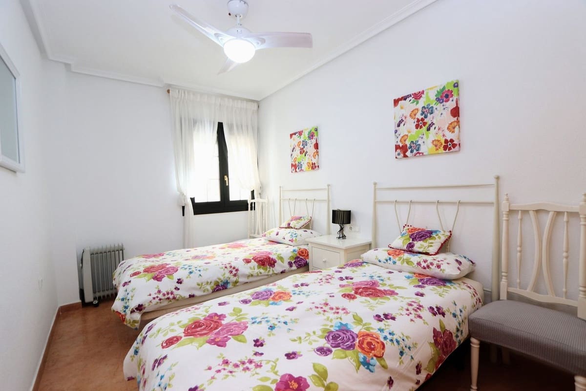 2 bedroom Apartment for sale in Los Alcazares with garage - € 155,000 (Ref: 9738417)