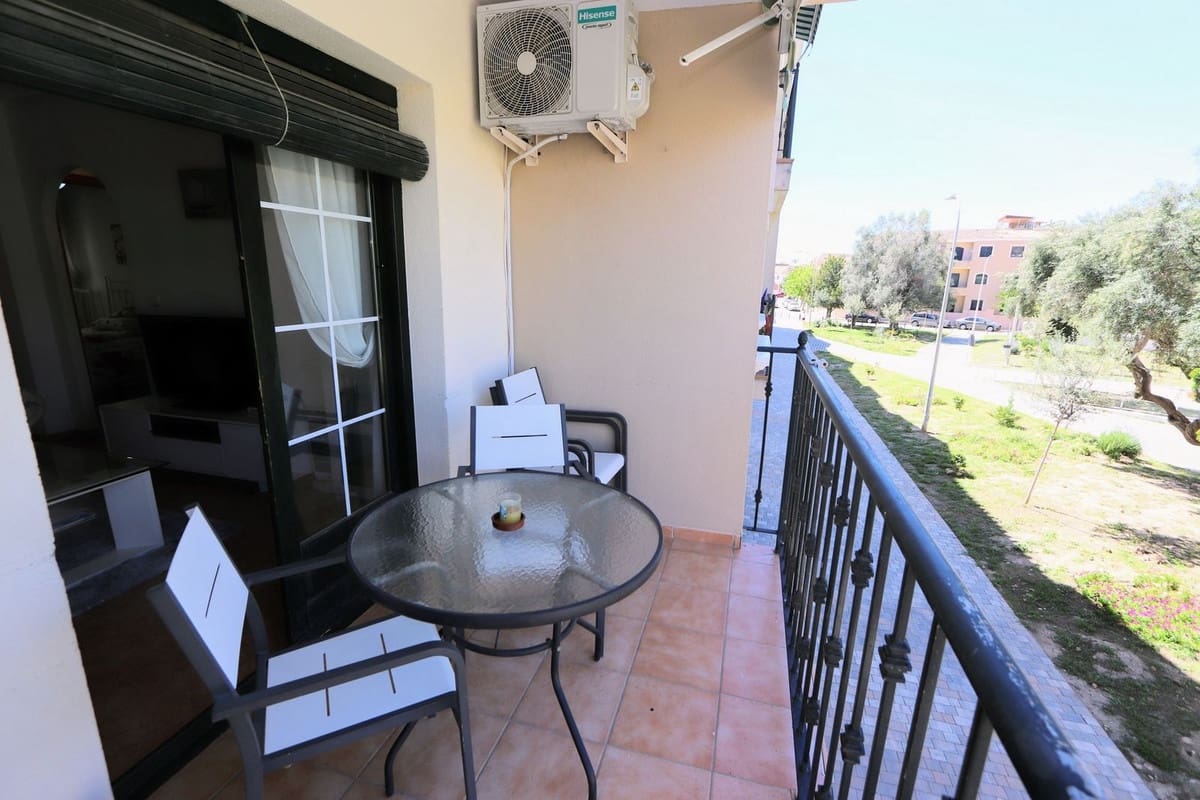 2 bedroom Apartment for sale in Los Alcazares with garage - € 155,000 (Ref: 9738417)