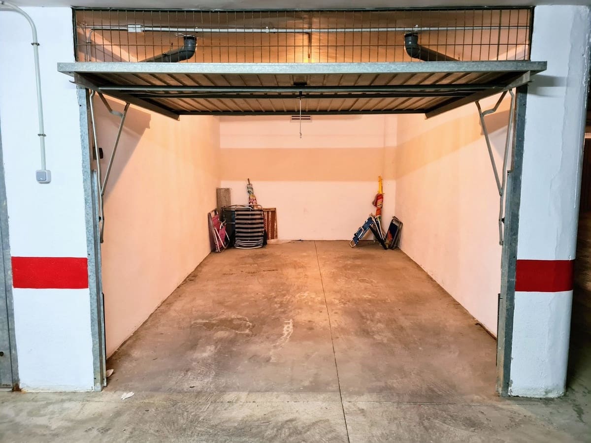 2 bedroom Apartment for sale in Los Alcazares with garage - € 155,000 (Ref: 9738417)