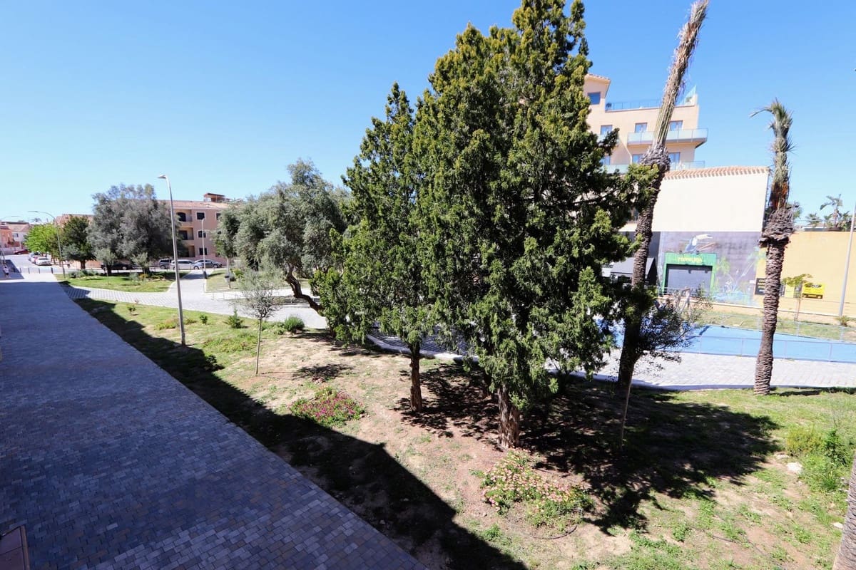 2 bedroom Apartment for sale in Los Alcazares with garage - € 155,000 (Ref: 9738417)