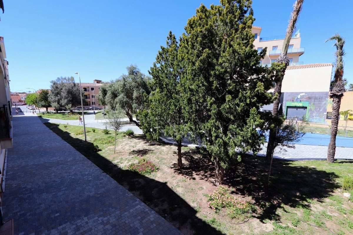 2 bedroom Apartment for sale in Los Alcazares with garage - € 155,000 (Ref: 9738417)