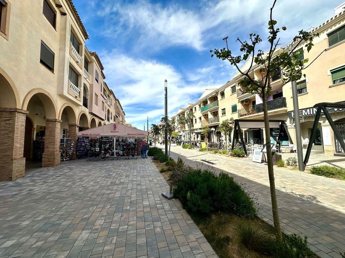 2 bedroom Apartment for sale in Los Alcazares with garage - € 155,000 (Ref: 9738417)