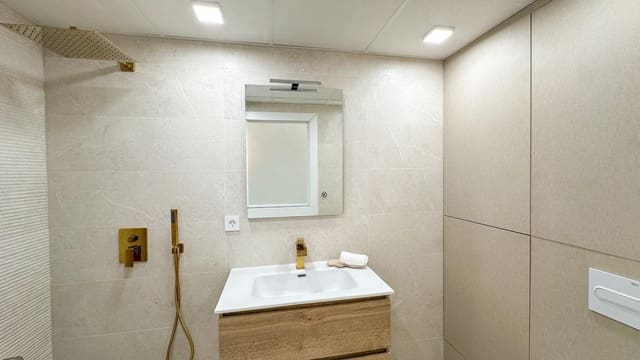 Apartamento de 2 habitaciones en Playa de los Náufragos, Torrevieja en venta - 249.900 € (Ref: 9738419)