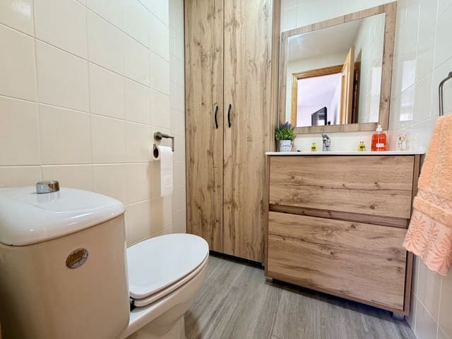 3 slaapkamer Appartement te koop in Guardamar del Segura met garage - € 229.000 (Ref: 9738425)