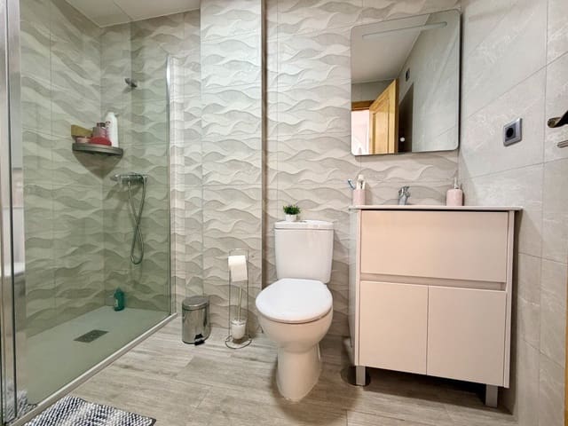 3 slaapkamer Appartement te koop in Guardamar del Segura met garage - € 229.000 (Ref: 9738425)