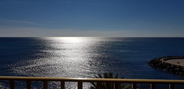 Apartamento de 4 habitaciones en Las Piscinas Naturales, Torrevieja en venta - 474.900 € (Ref: 9738428)