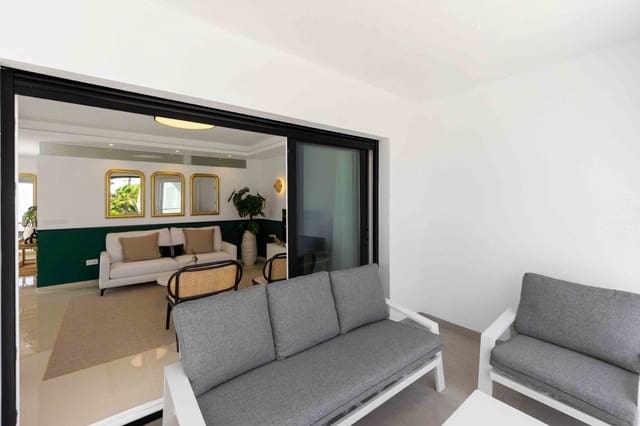 Apartamento de 2 habitaciones en Ciudad Quesada, Rojales en venta con piscina garaje - 338.000 € (Ref: 9738430)