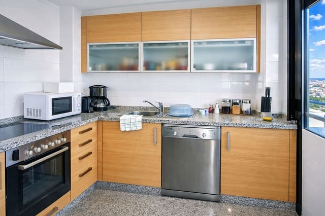 2 makuuhuone Huoneisto myytävänä paikassa Bahia de Casares, Casares mukana uima-altaan 
autotalli - 295 000 € (Ref: 9741671)