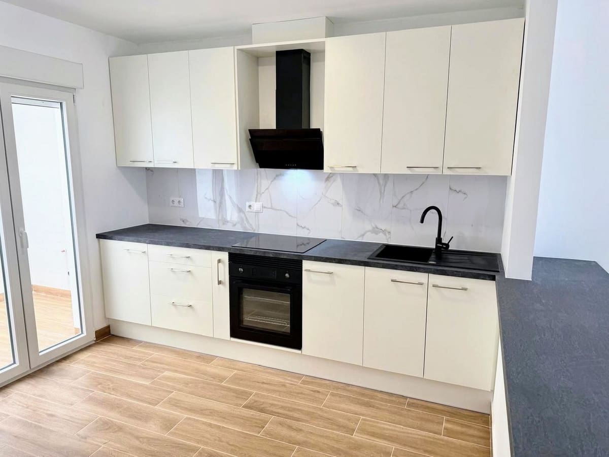 3 slaapkamer Villa te koop in Ciudad Quesada met garage - € 249.000 (Ref: 9741672)
