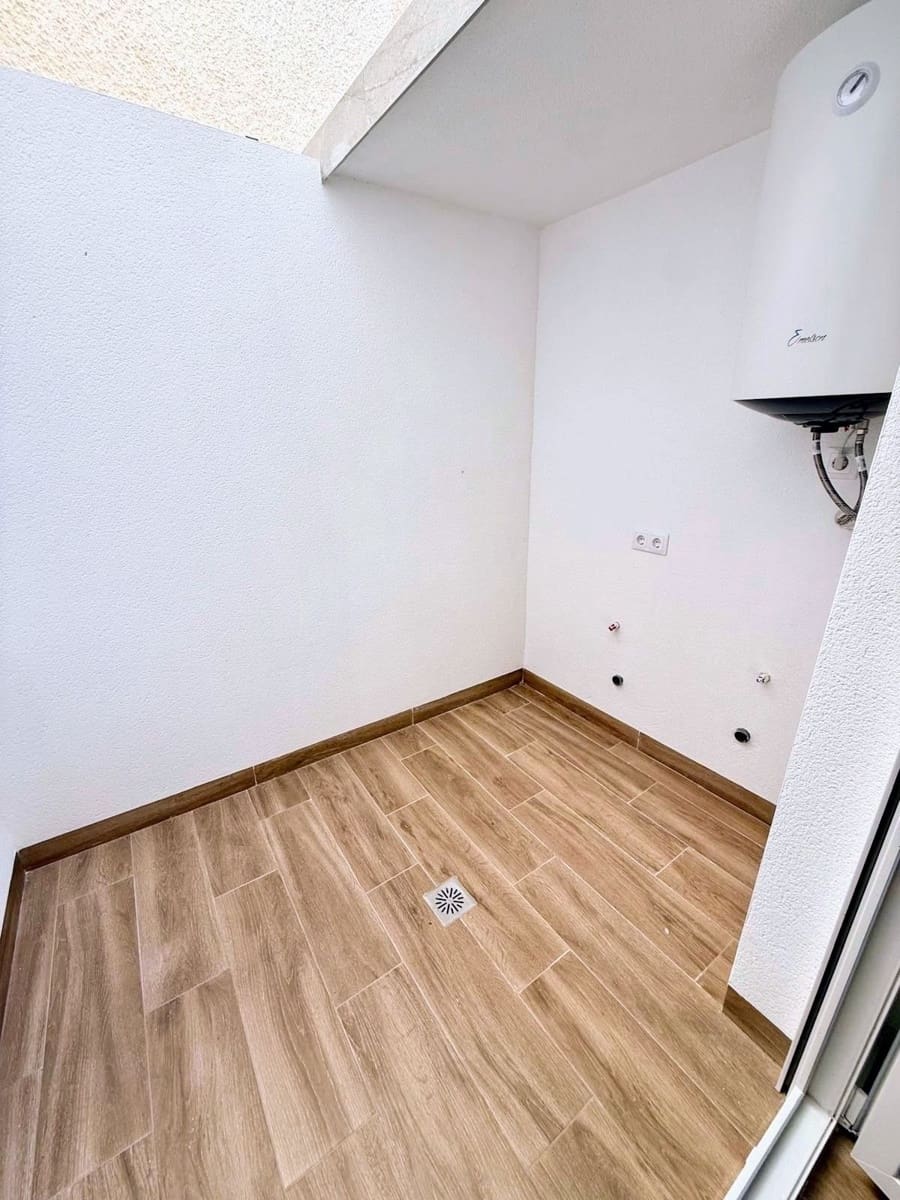 3 slaapkamer Villa te koop in Ciudad Quesada met garage - € 249.000 (Ref: 9741672)
