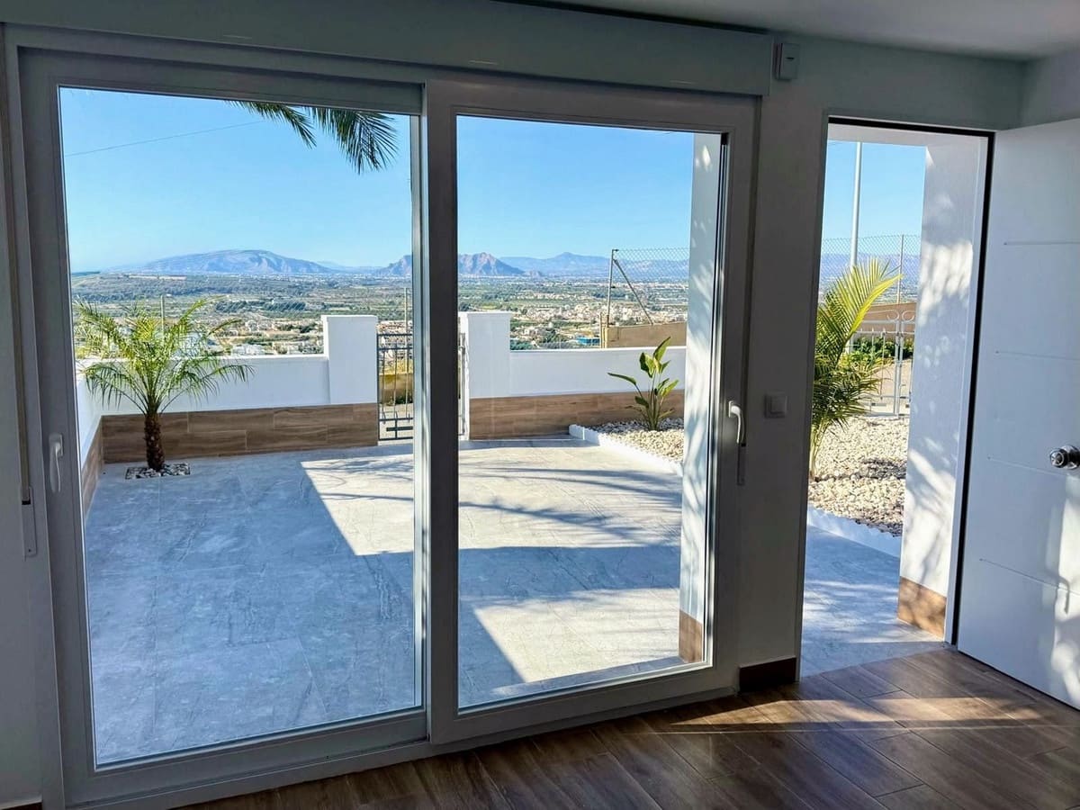 3 slaapkamer Villa te koop in Ciudad Quesada met garage - € 249.000 (Ref: 9741672)