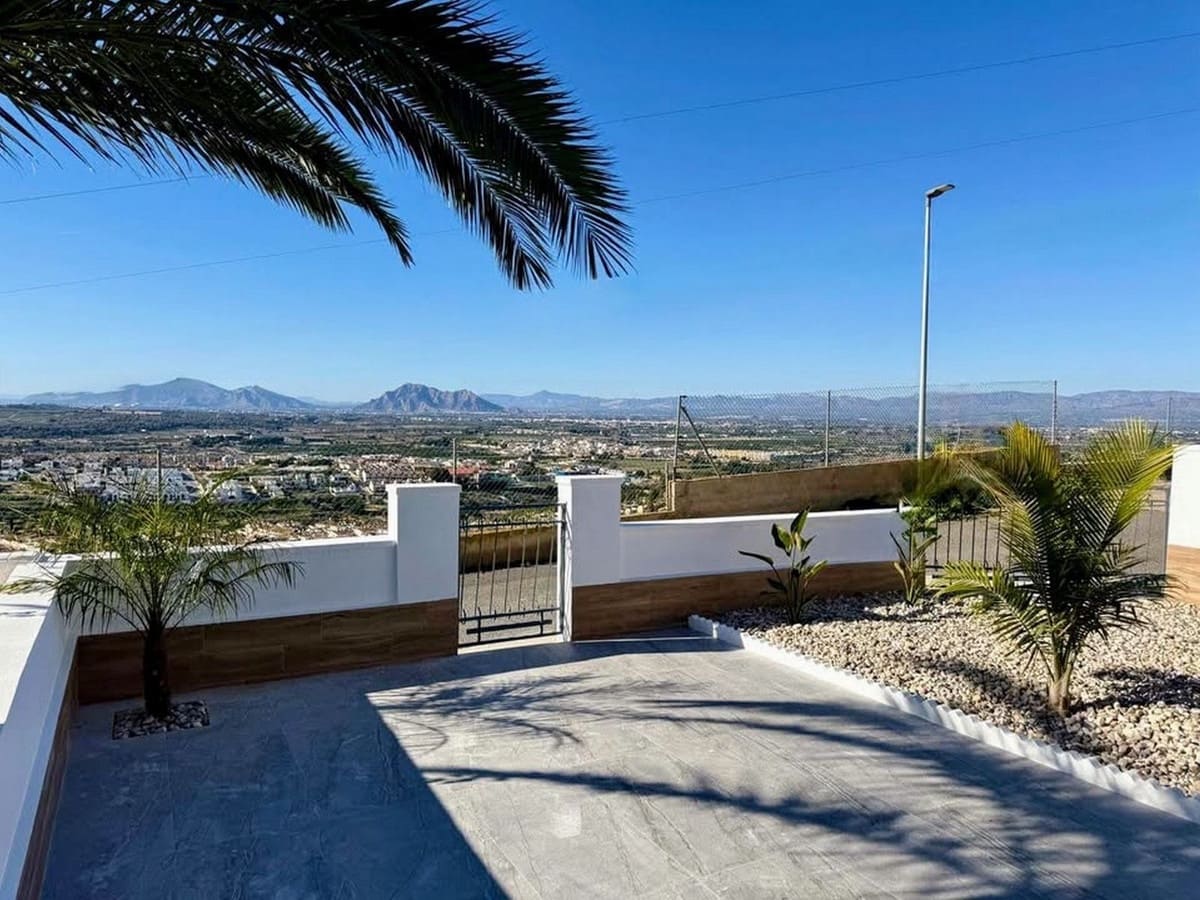 3 slaapkamer Villa te koop in Ciudad Quesada met garage - € 249.000 (Ref: 9741672)