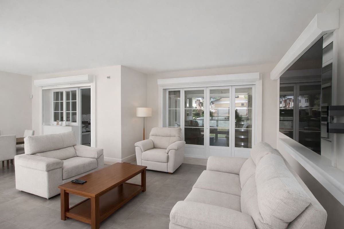 3 quarto Apartamento para venda em Elviria com piscina - 695 000 € (Ref: 9744109)