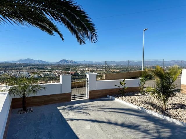3 slaapkamer Halfvrijstaande villa te koop in Ciudad Quesada, Rojales - € 249.000 (Ref: 9747765)