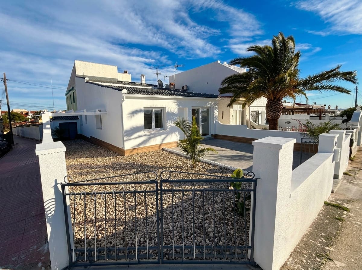 3 bedroom Semi-detached Villa for sale in Rojales - € 249,000 (Ref: 9747765)