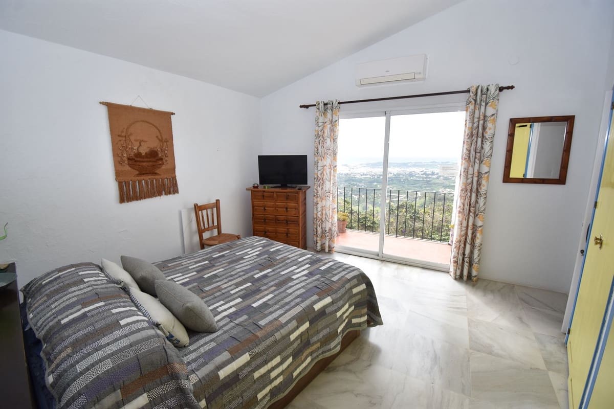 1 bedroom Apartment for sale in Mijas with pool - € 270,000 (Ref: 9751852)