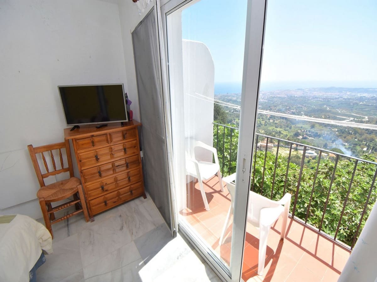 1 bedroom Apartment for sale in Mijas with pool - € 270,000 (Ref: 9751852)