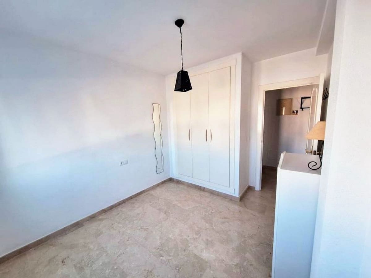 3 makuuhuone Huoneisto myytävänä paikassa Villamartin mukana uima-altaan 
autotalli - 239 000 € (Ref: 9751857)