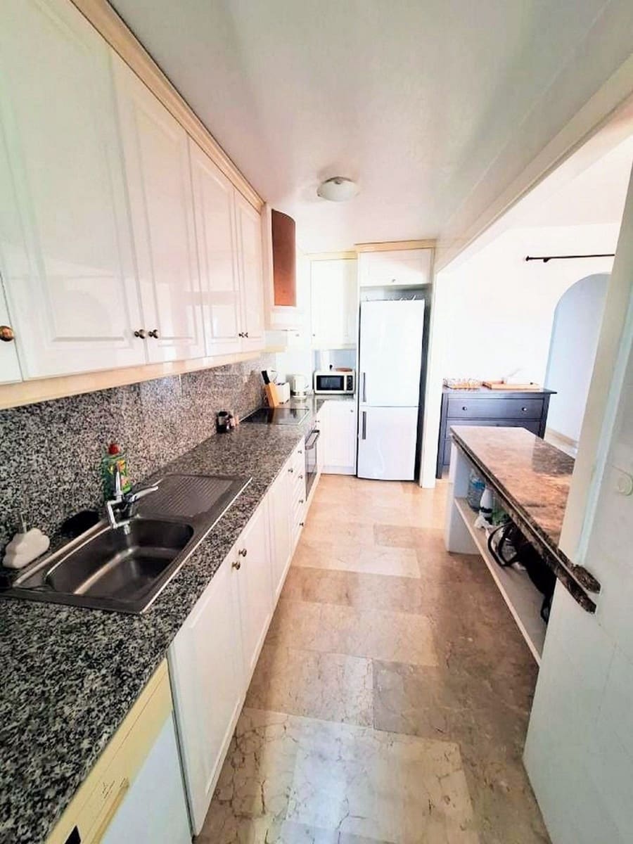 3 makuuhuone Huoneisto myytävänä paikassa Villamartin mukana uima-altaan 
autotalli - 239 000 € (Ref: 9751857)