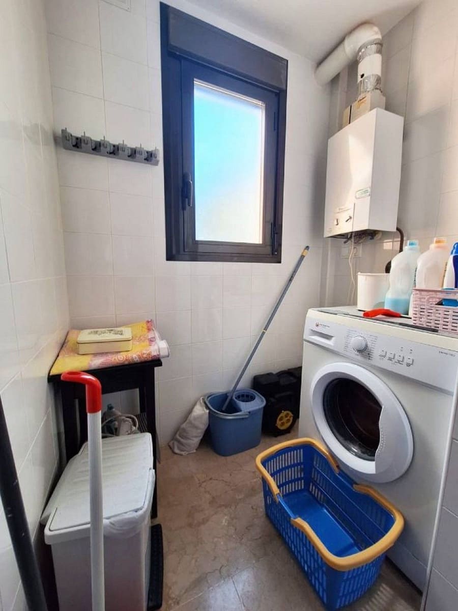 3 makuuhuone Huoneisto myytävänä paikassa Villamartin mukana uima-altaan 
autotalli - 239 000 € (Ref: 9751857)