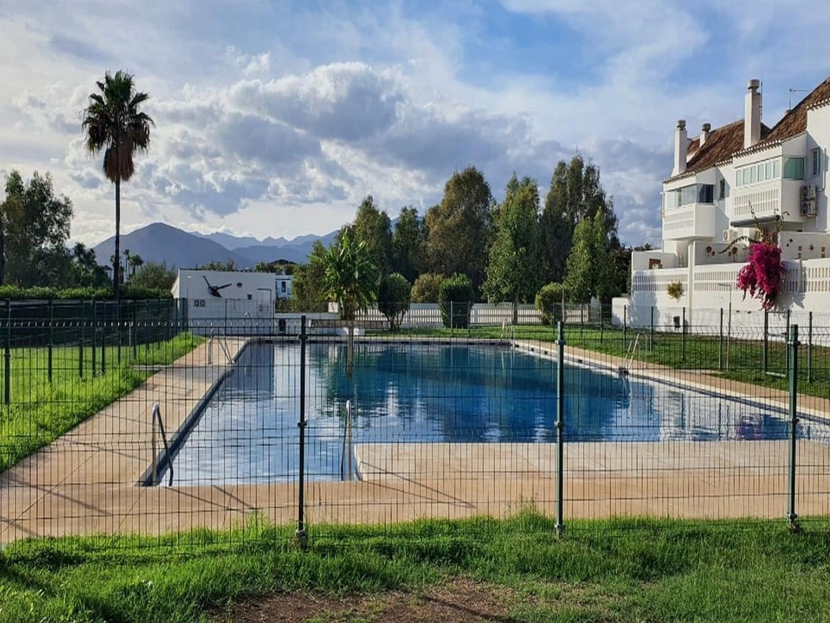 3 soveværelse Lejlighed til salg i Mijas Costa med swimmingpool garage - € 375.000 (Ref: 9755516)