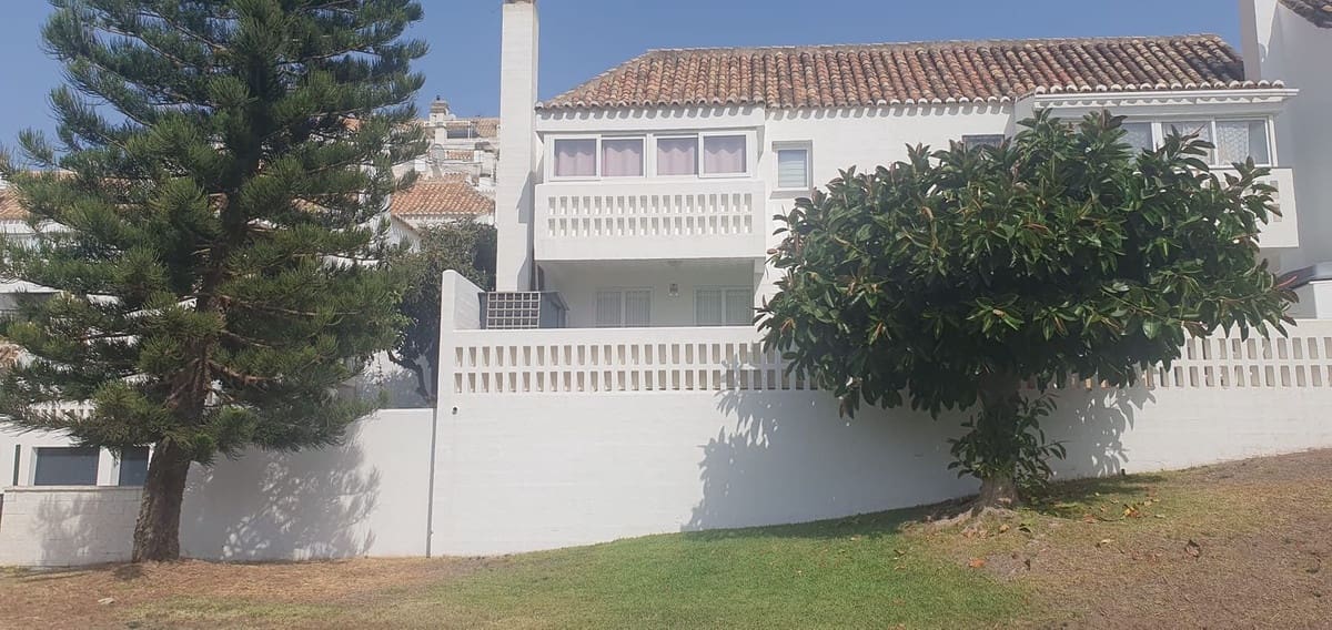 3 soveværelse Lejlighed til salg i Mijas Costa med swimmingpool garage - € 375.000 (Ref: 9755516)