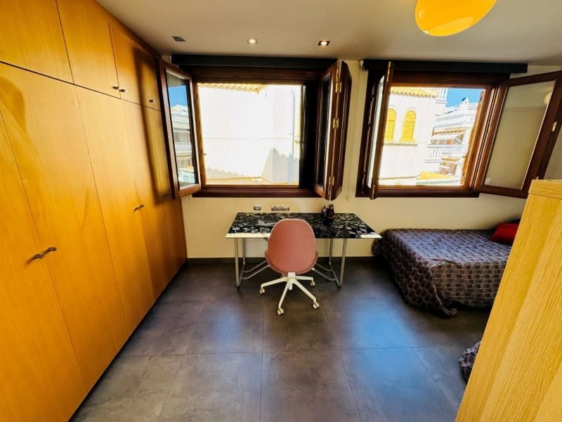 2 soveværelse Lejlighed til salg i Guardamar del Segura - € 450.000 (Ref: 9755528)