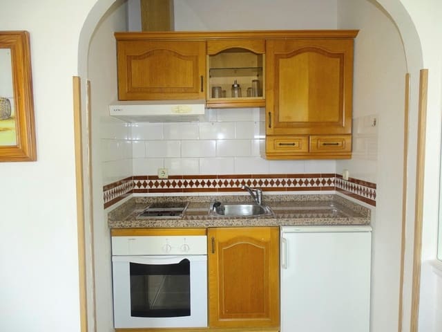 Leilighet til salgs i Torremolinos med svømmebasseng - € 199 999 (Ref: 9758777)