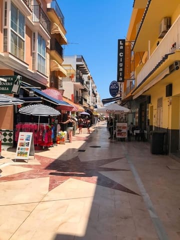 Lägenhet till salu i Torremolinos med pool - 199 999 € (Ref: 9758777)