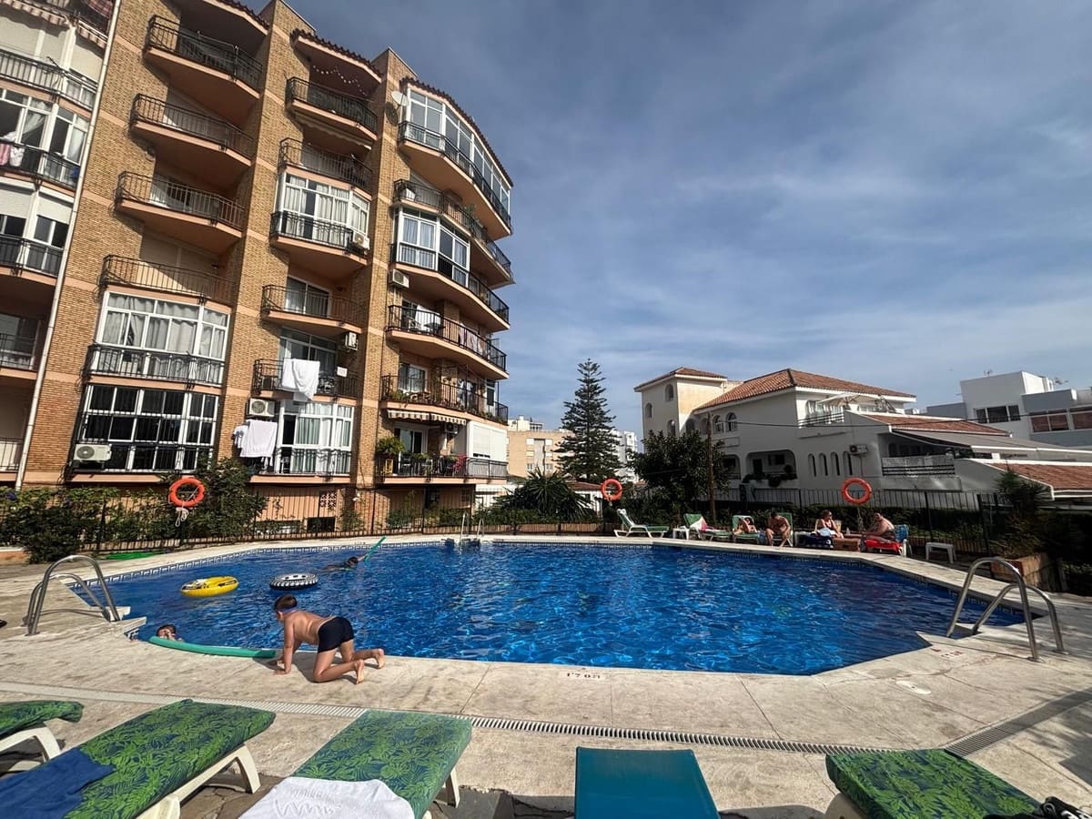 Lejlighed til salg i Benalmadena Costa med swimmingpool - € 170.000 (Ref: 9758778)