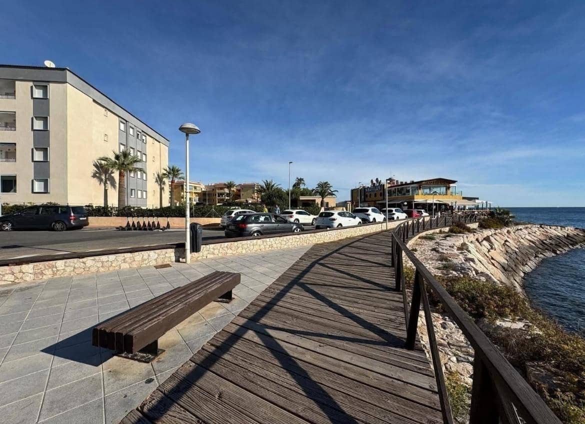 3 soveværelse Lejlighed til salg i Torrevieja med swimmingpool - € 339.700 (Ref: 9758801)