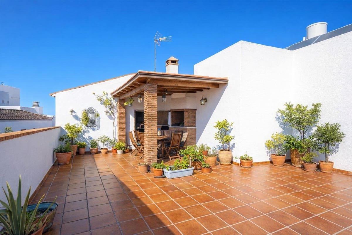 2 sypialnia Dom blizniak na sprzedaż w Estepona z basenem garażem - 570 000 € (Ref: 9758802)