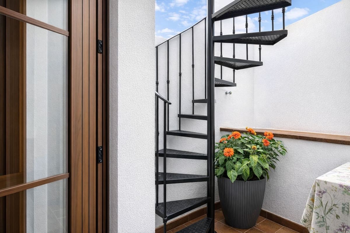 2 sypialnia Dom blizniak na sprzedaż w Estepona z basenem garażem - 570 000 € (Ref: 9758802)