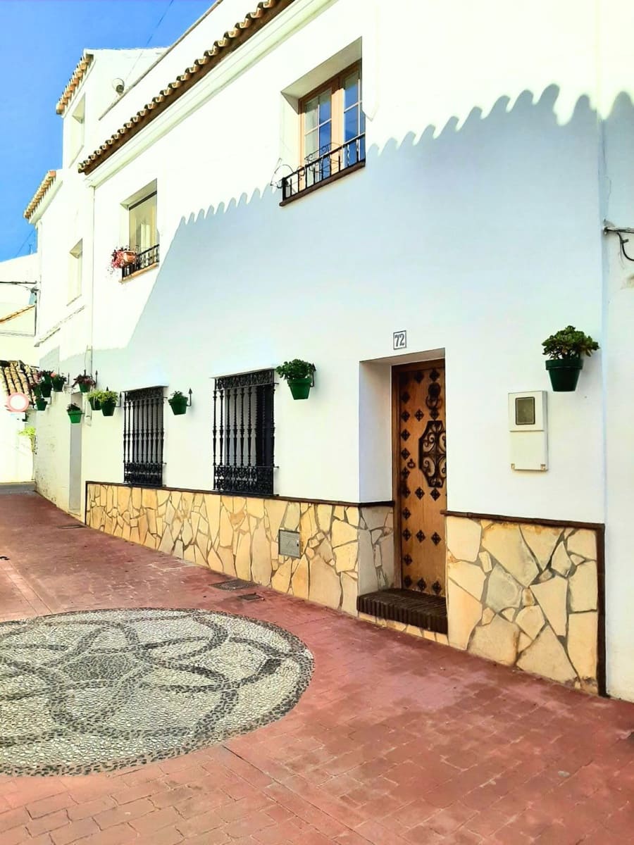 2 sypialnia Dom blizniak na sprzedaż w Estepona z basenem garażem - 570 000 € (Ref: 9758802)