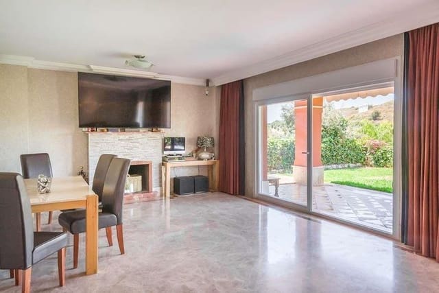 3 sypialnia Willa na sprzedaż w Santa Clara, Marbella - 1 000 000 € (Ref: 9758806)
