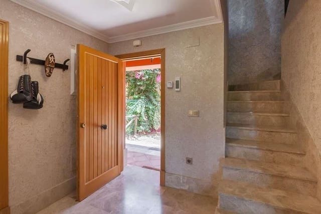 3 soveværelse Villa til salg i Casco Antiguo, Marbella - € 1.000.000 (Ref: 9758806)