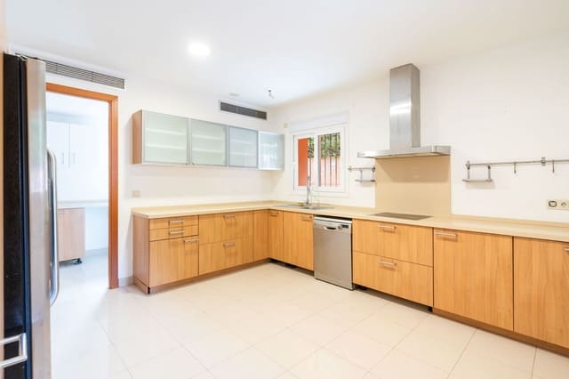 4 camera da letto Villa in vendita in Sotogrande Alto, San Roque con garage - 1.100.000 € (Rif: 9758807)